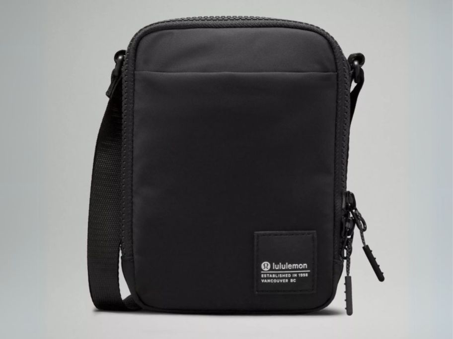 lululemon Easy Access Crossbody Bag 1.5L stock image