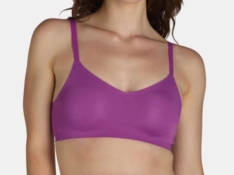 woman wearing No Boundaries Juniors Wire-Free Bonded Voop Bralette 