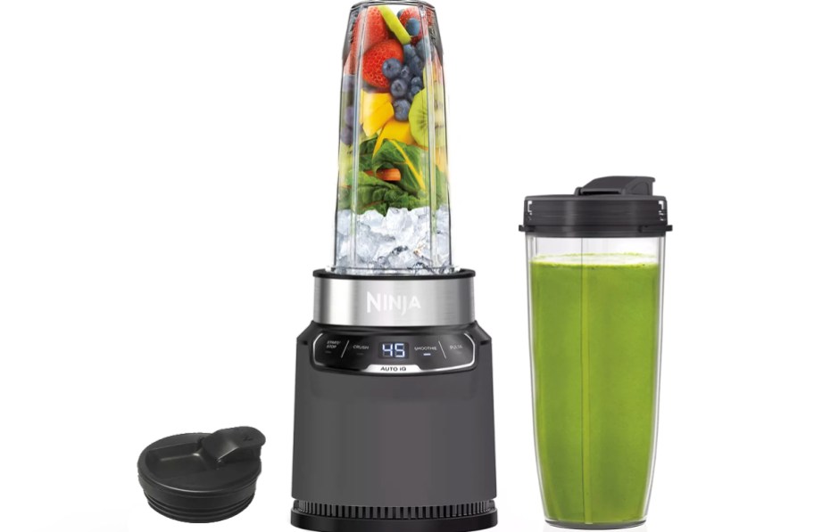 ninja personal blender with extra blending cup