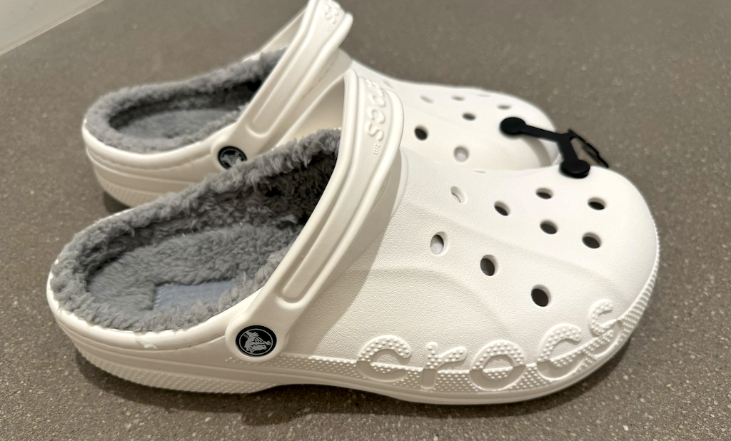 lined Crocs 