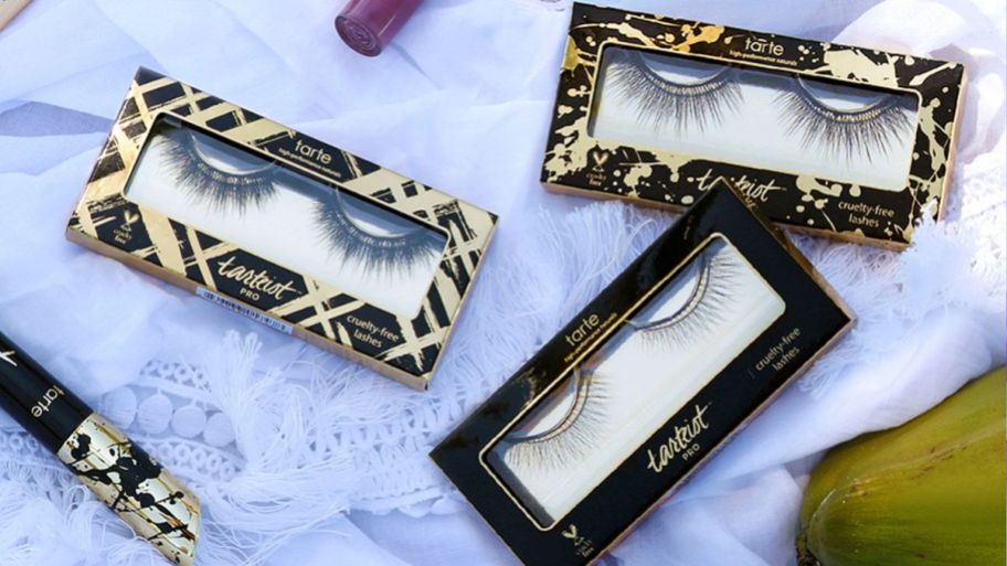 3 packages of false eyelashes 