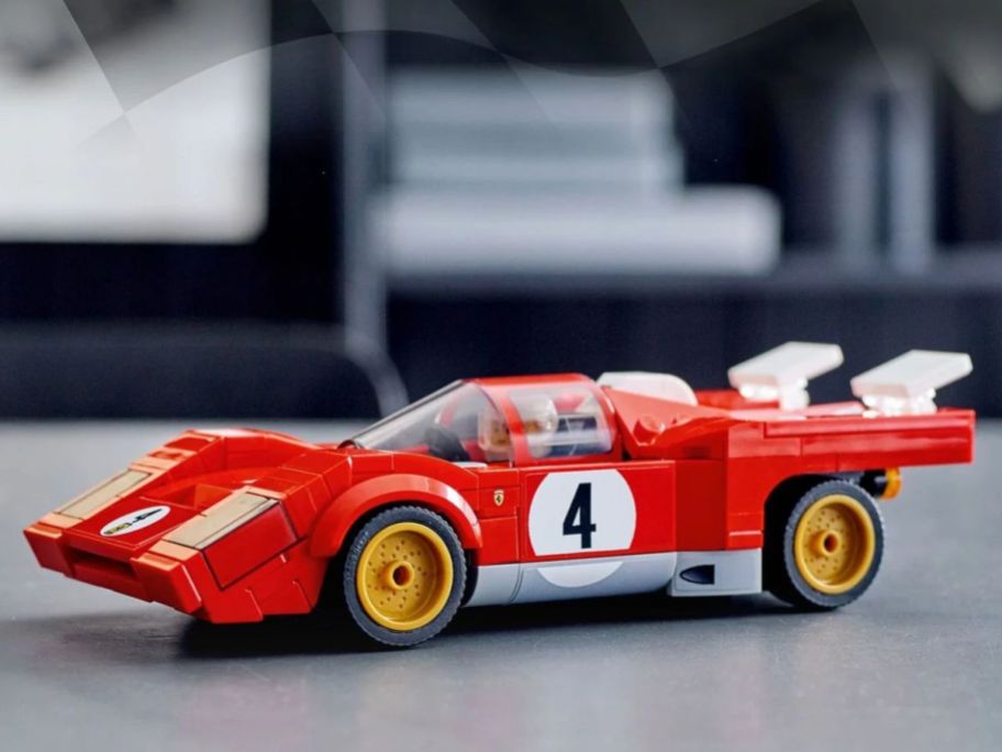 A LEGO LEGO Speed Champions 1970 Ferrari 512 M