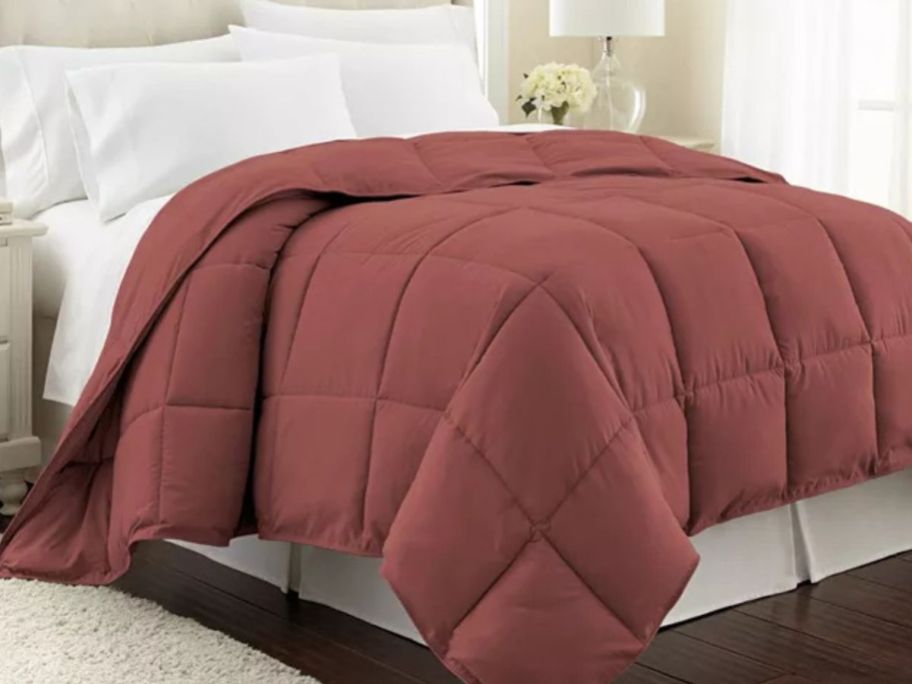 Southshore Fine Linens Premium Down Alternative Comforter