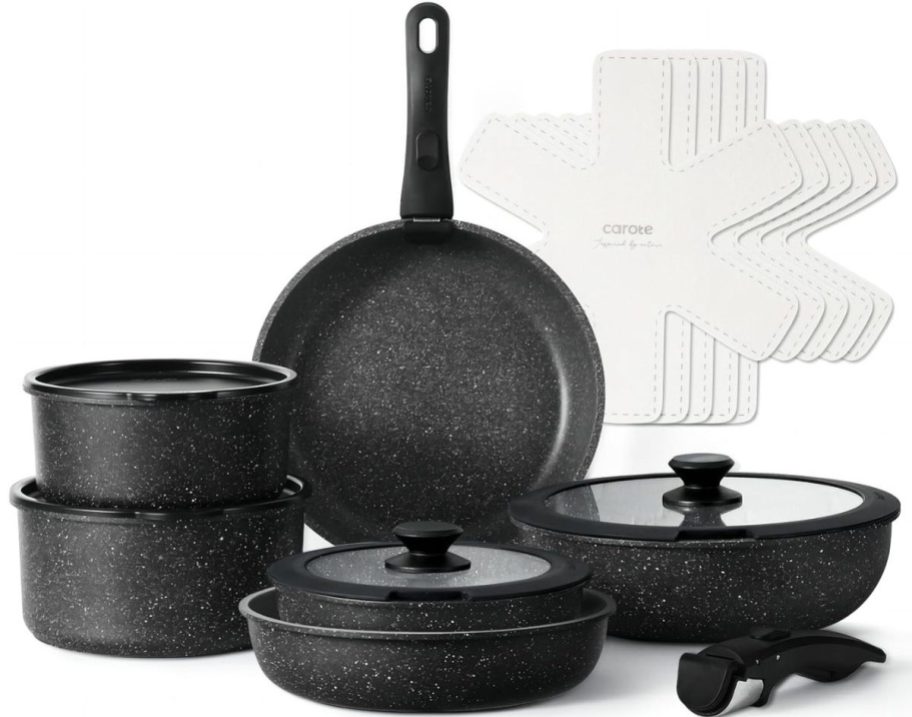 17-piece cookware set in black, stock image