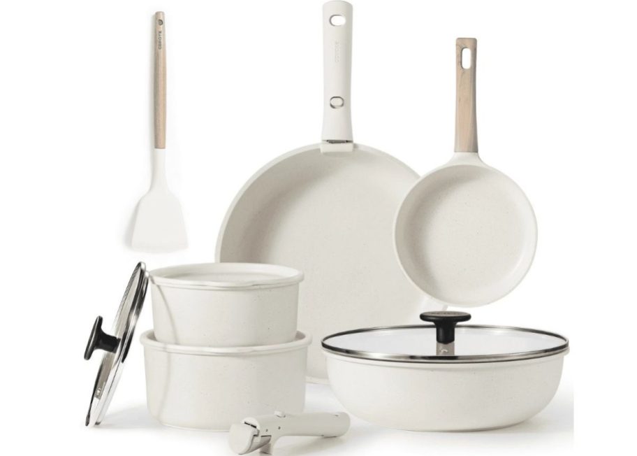 Carote 12-Piece Nonstick Cookware Set in White stock image