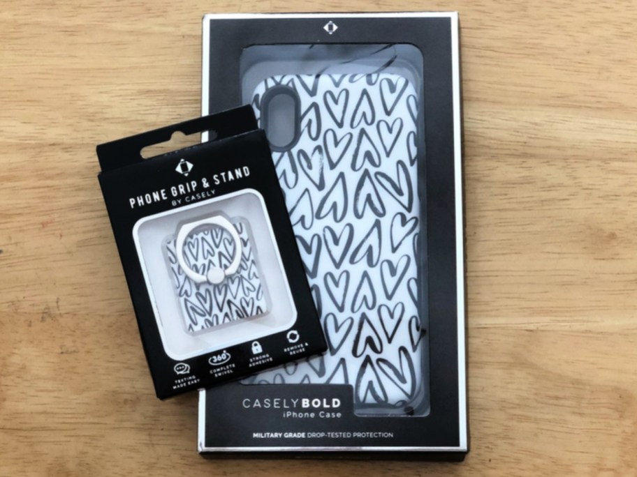 Casely black and white heart phone grip and case