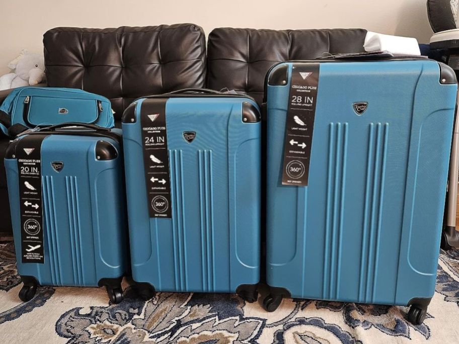 Travelers Club Chicago 5-Piece Luggage Set in Teal