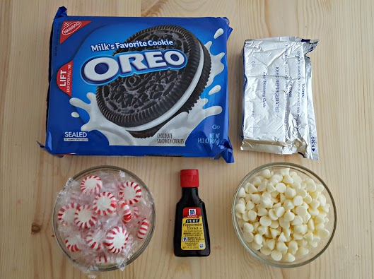 Oreos are combined with cream cheese and crushed candy canes and in dipped in white chocolate to create Peppermint Oreo Cookie Balls. They’re simple and so delicious. 