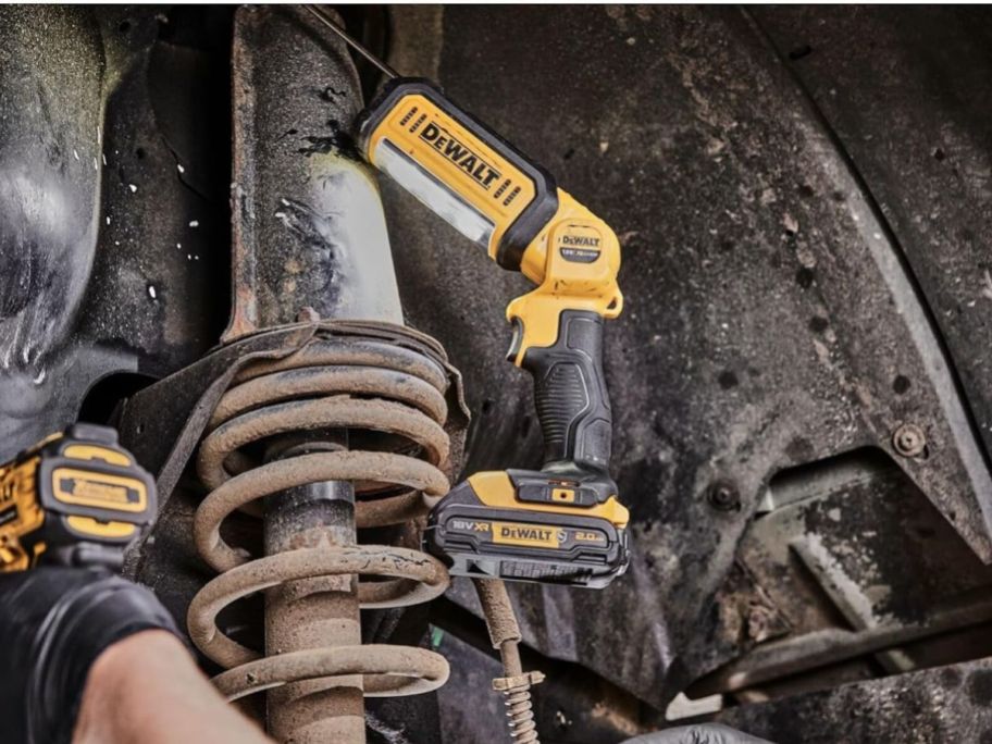 DeWalt 20V Max LED Work Light at job site