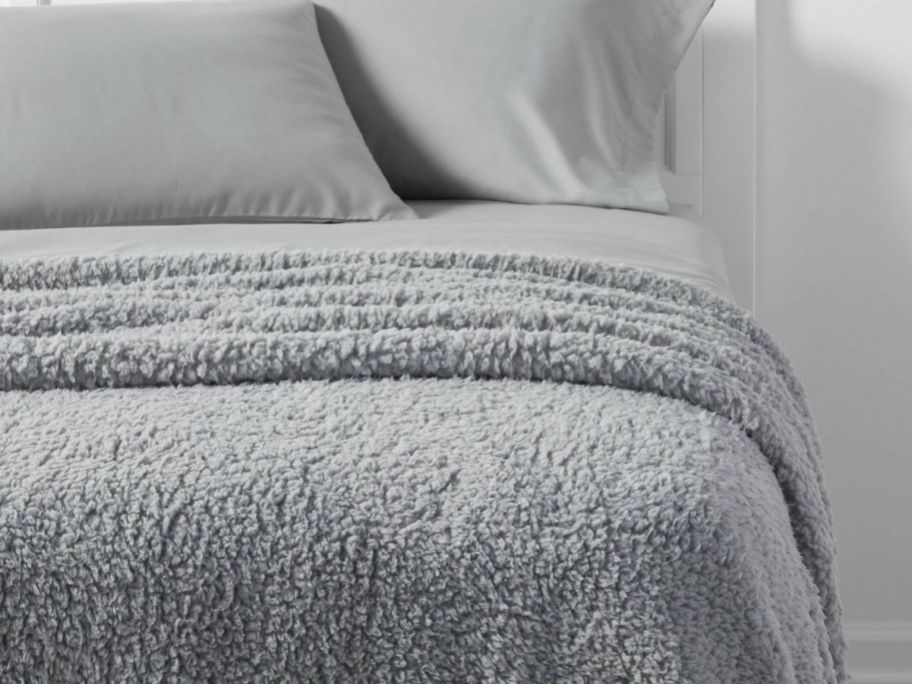 Room Essentials Sherpa Throw