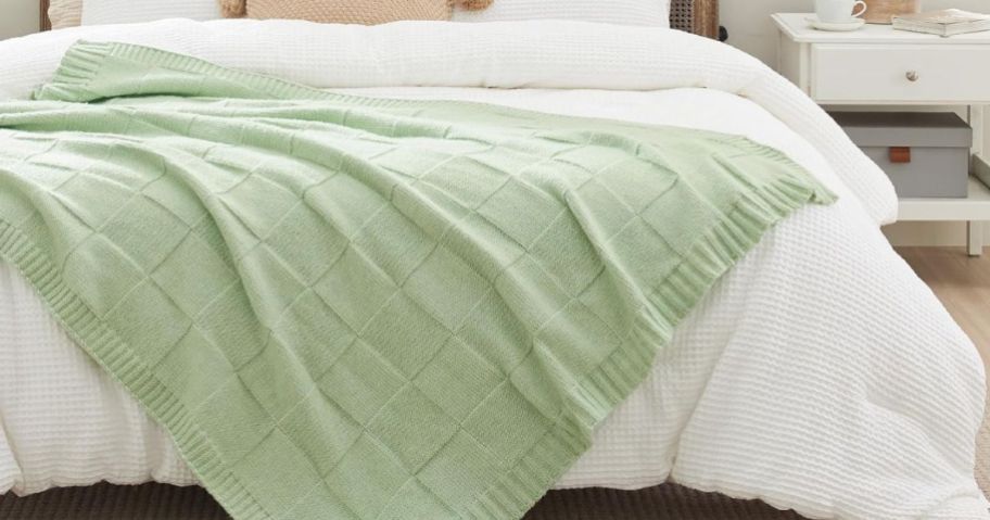 Bedsure Knit Blanket Twin Size in Green