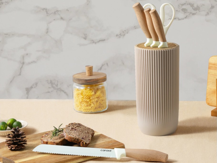 knife set and holder on kitchen counter