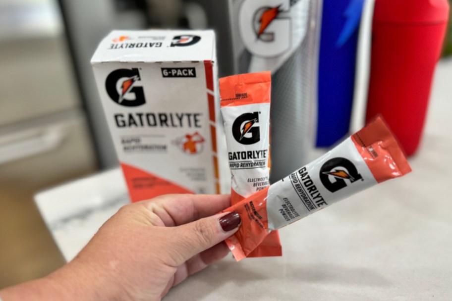 hand holding gatorlyte packs