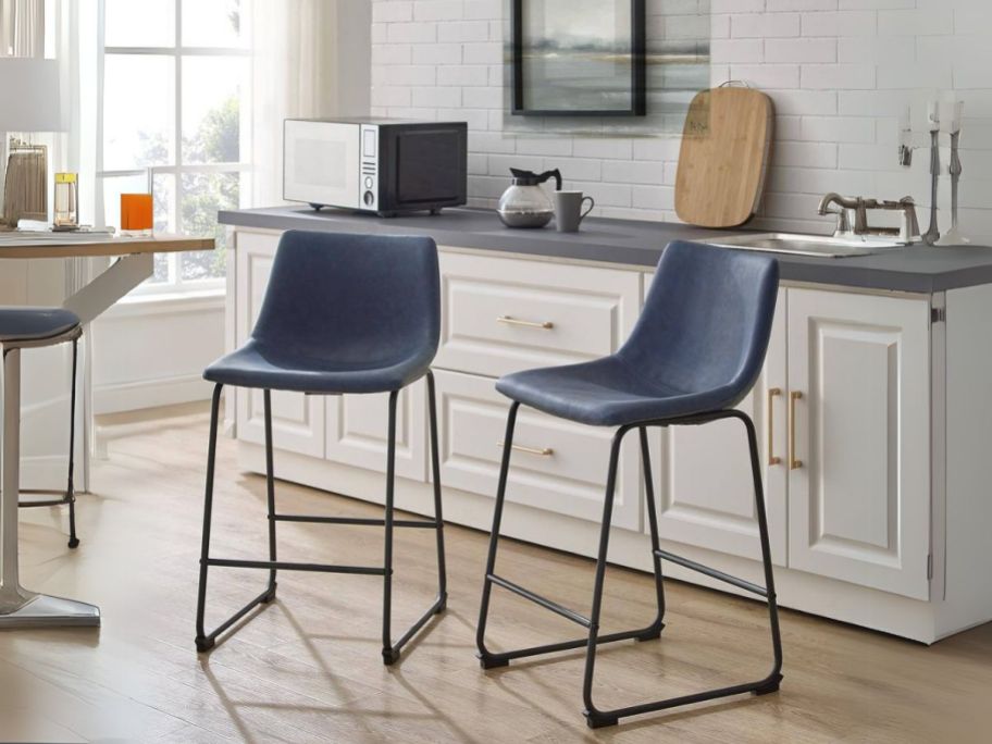 Walker Edison Furniture Company Wasatch Low Back Metal Frame 2-Piece Bar Stool Set in kitchen