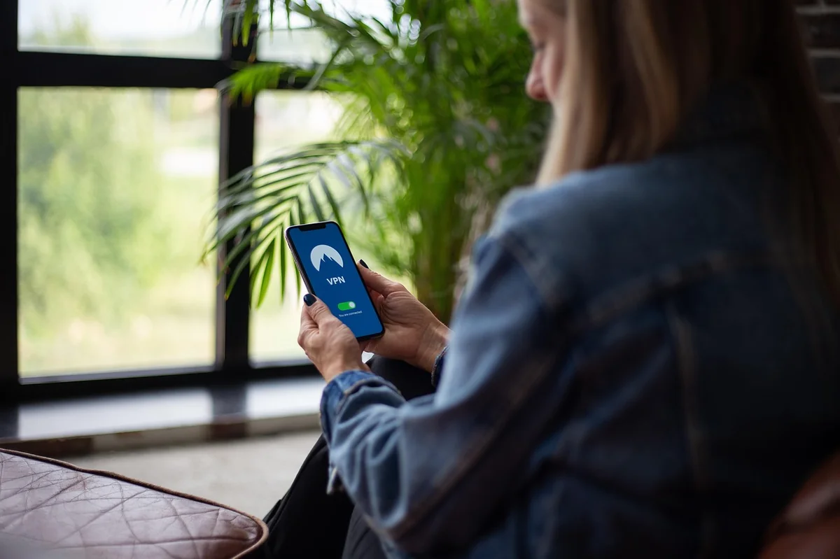 vpn, personal data, malware, computer service, internet security, vpn for computer, privacy, phone, mobile, shop, window, plant, wall, floor, jacket, smartphone, phone case, website, internet, http, hotspot, prepaid, hair, nature, blond, hands - best vpn service discount codes for privacy