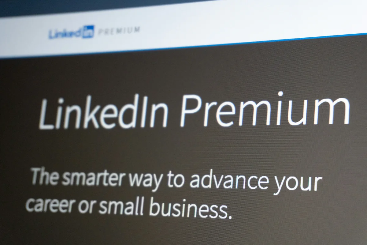 Linkedin premium website screen with tagline. - exclusive software license discounts for small businesses