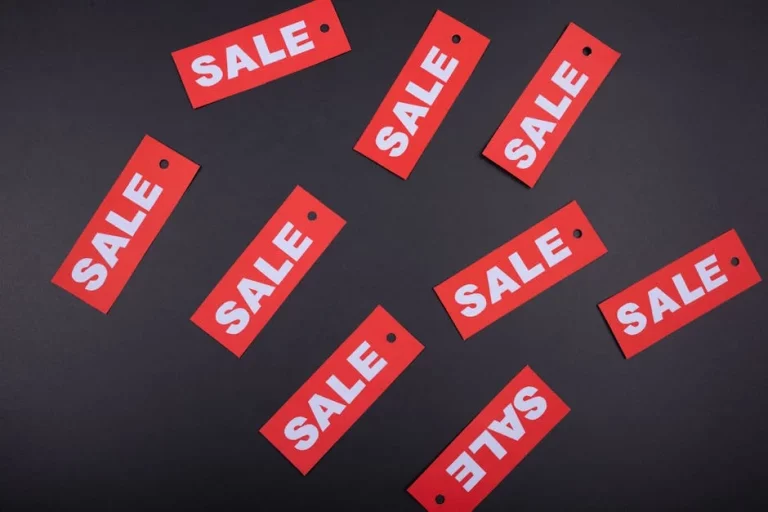 Unbeatable clearance sale prices on winter clothing: 3 Best