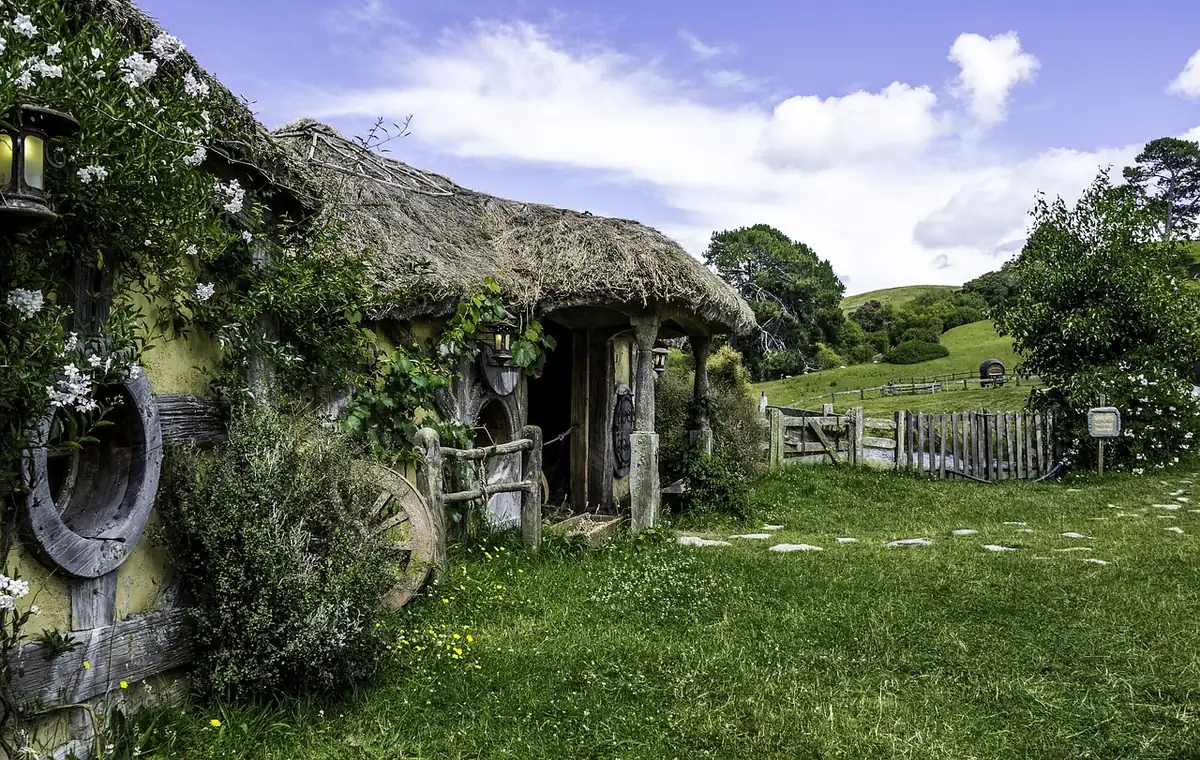 new zealand, hobbit, hobbiton, tourism, travel, nz, summer, destination, holiday, nature, location, matamata, green travel, green summer - adventure vacation destination - Working travel vouchers for summer vacations 2026